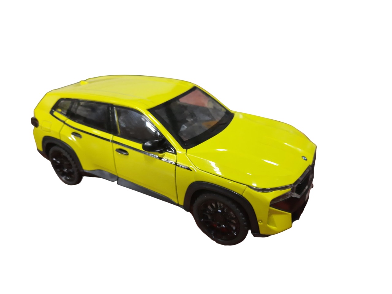 картинка Машина, 22 см, инерция, свет, звук, металл, желтый, 1:24, "BMW XM", Die-Cast от магазина Альфанит в Кунгуре