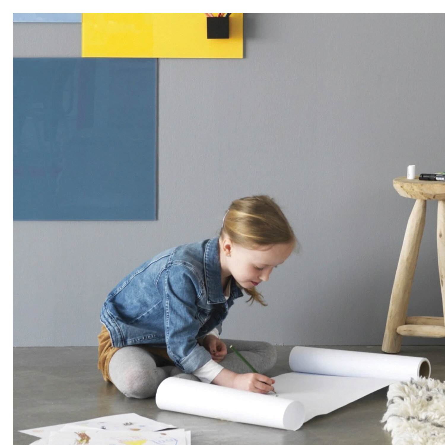 картинка Бумага для рисования в рулоне, 42см*20м, 100 г/м2, "Рисуй-играй-учись", Юнландия, 112173 от магазина Альфанит в Кунгуре