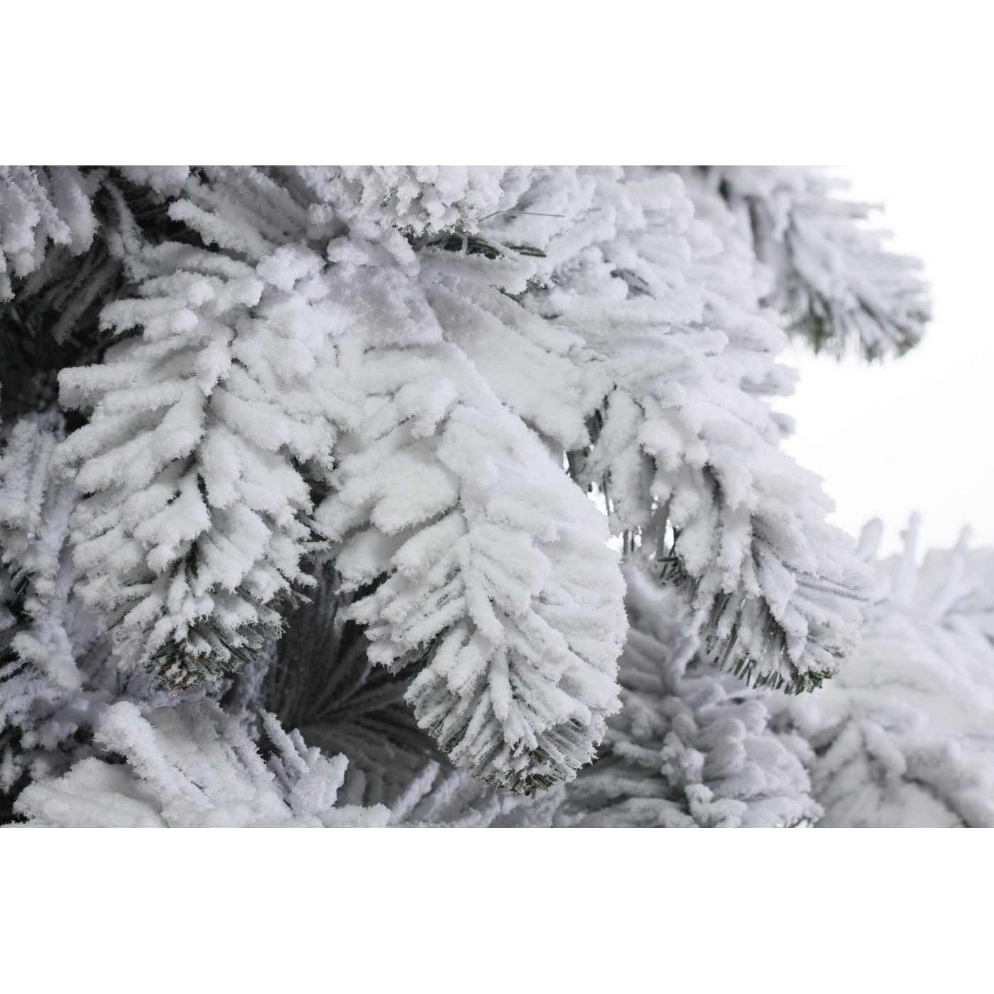 картинка Елка зеленая, 220 см, ворс 4,5 см, белое напыление, "Заснеженная" от магазина Альфанит в Кунгуре