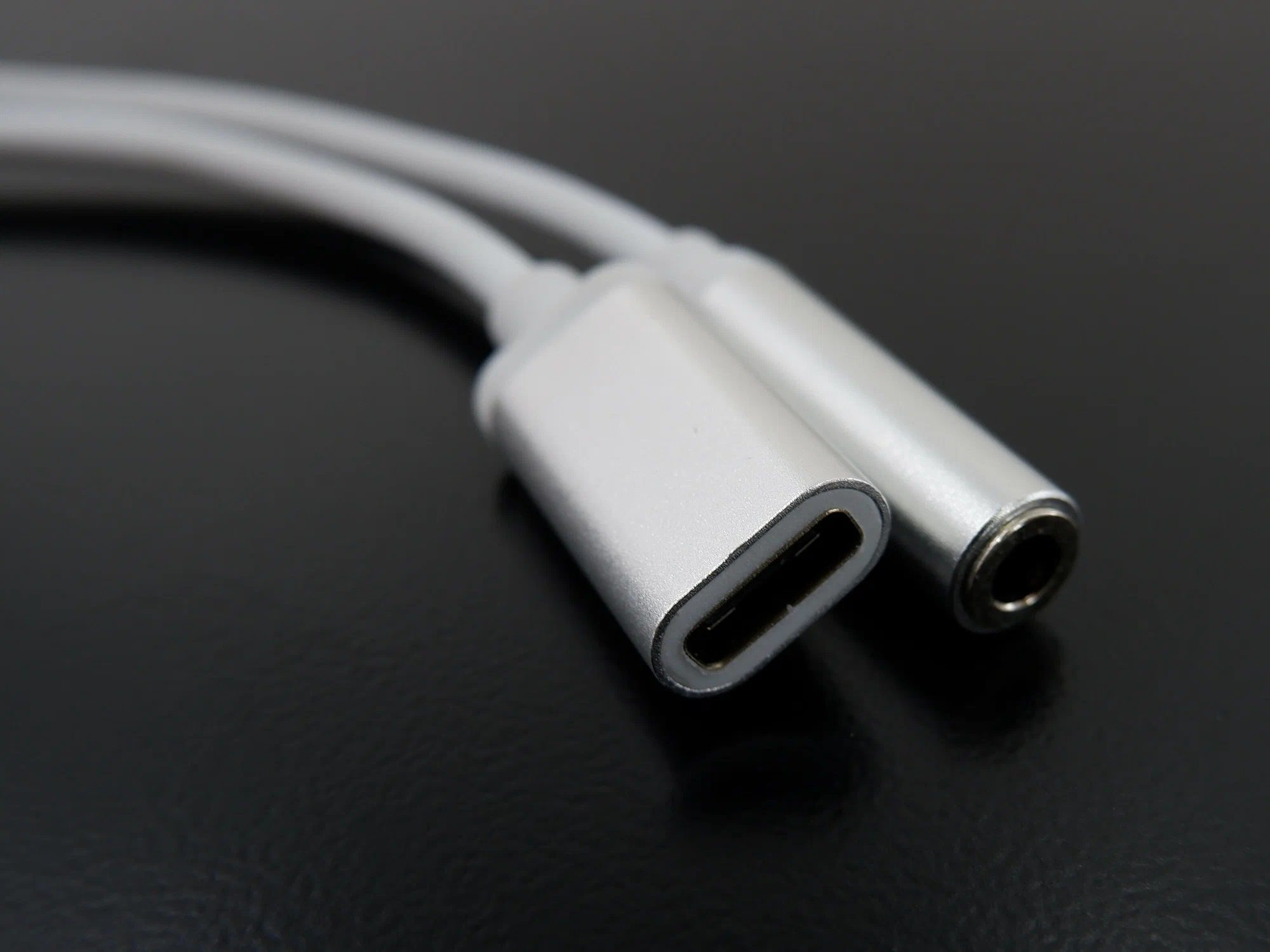 картинка Адаптер Cablexpert, USB Type-C/Jack3.5 F+ Type-C F, белый от магазина Альфанит в Кунгуре